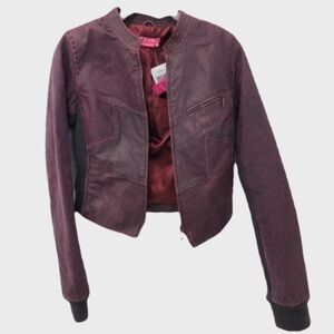𝅺BCBGIRLS leather jacket